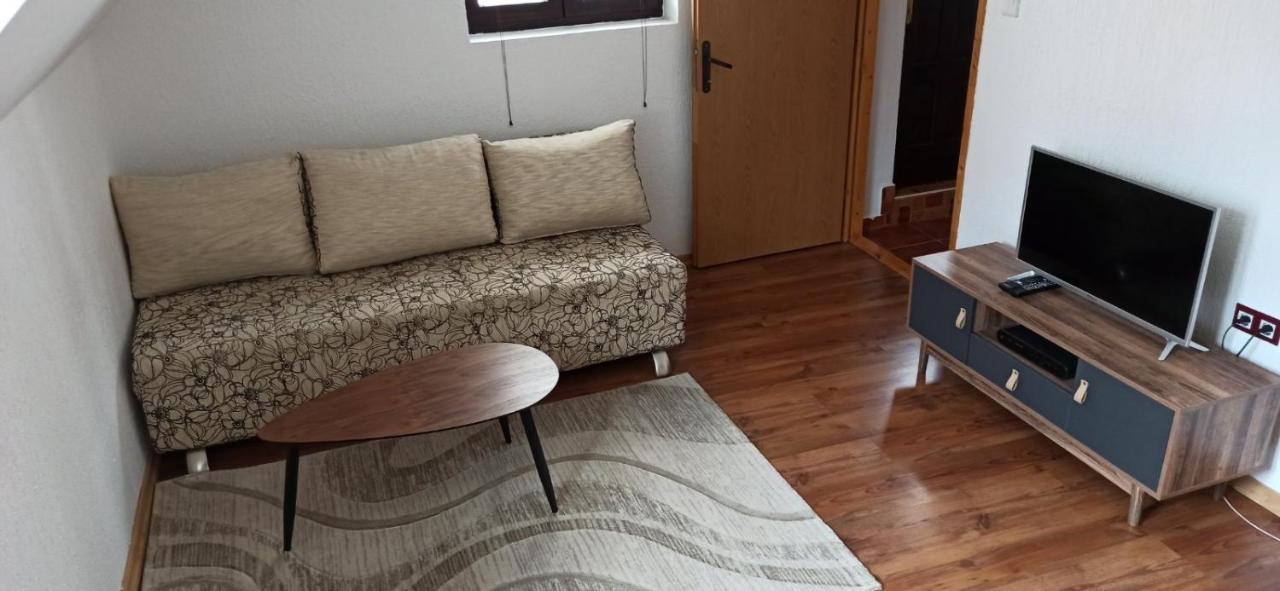 Apartment And Rooms D&J Žabljak 外观 照片